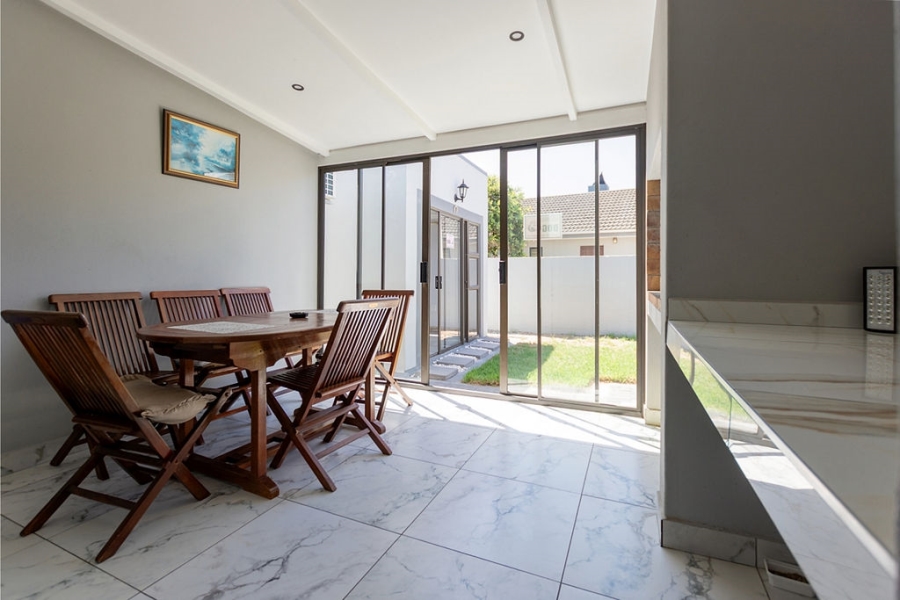 3 Bedroom Property for Sale in Country Club Western Cape